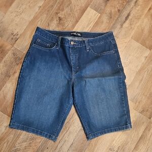 👖LEE BERMUDA DENIM SHORTS